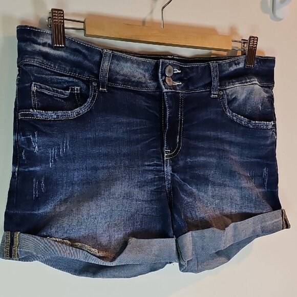 Brody Blue Jean Shorts with Vintage Wash and Rolled Cuffs - Picture 3 of 11